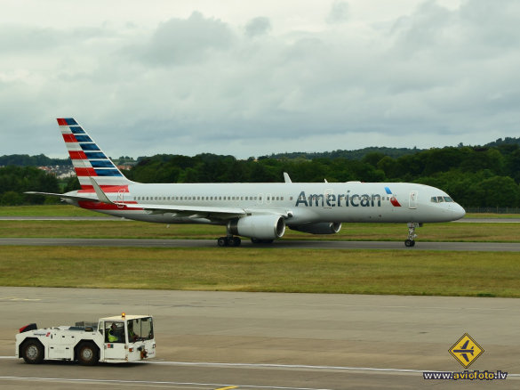 Boeing 757-223
